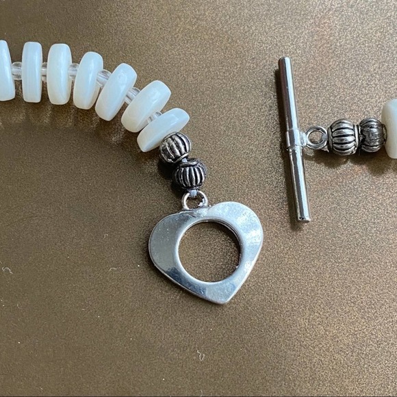 Anthropologie Sphere HEART TOGGLE Mother of Pearl Beaded Necklace mop - Picture 4 of 9